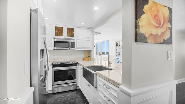 1704 - 3043 S Atlantic Ave, Condo with 2 bedrooms, 2 bathrooms and null parking in Daytona Beach Shores FL | Image 6
