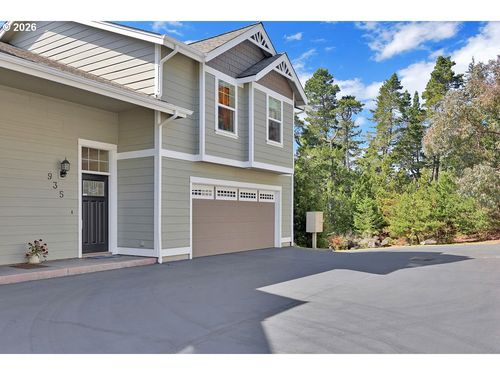 935 Hemlock St, Florence, OR, 97439 | Card Image