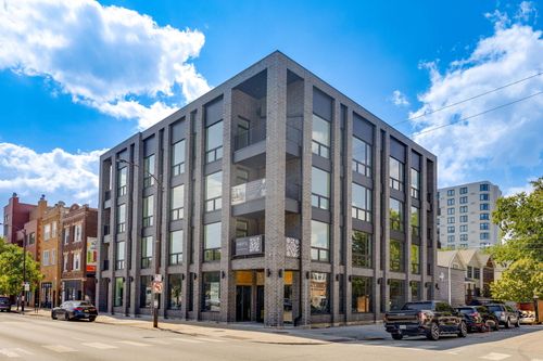 303-2072 N Western Ave, Chicago, IL, 60647-4168 | Card Image