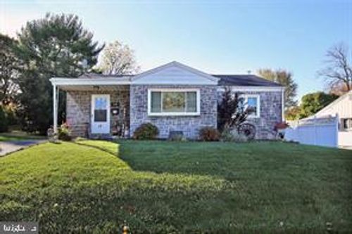 19 Klein Ave, LEBANON, PA, 17042-7119 | Card Image