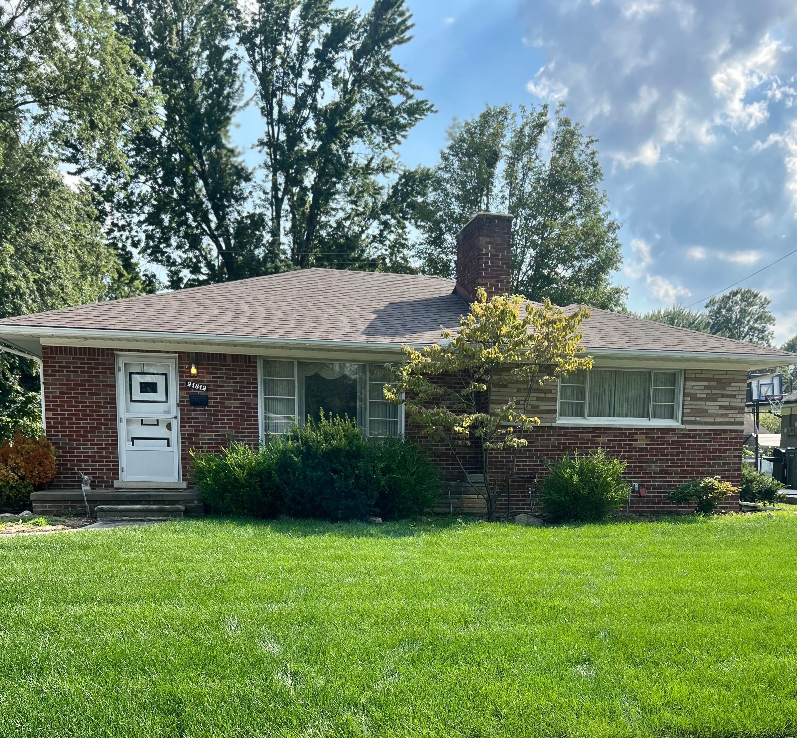 Edgewood St, Saint Clair Shores, MI 48080