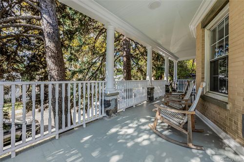 32 Murray Ln, Flushing, NY, 11354-3217 | Card Image