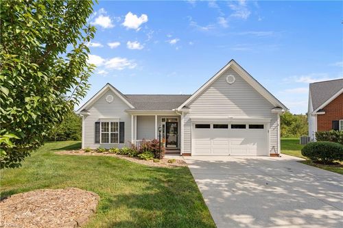 5806 Sunny Ridge Trl, Clemmons, NC, 27012-9601 | Card Image