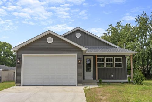1651 Hillcrest Ave, Obetz, OH, 43207-4430 | Card Image