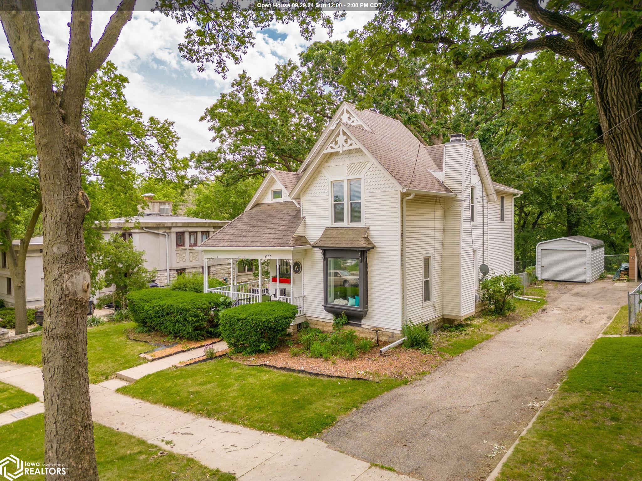 1st St, Mason City, IA 50401
