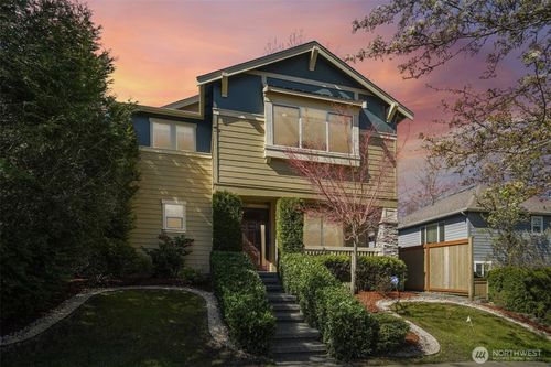 8627 Swenson Dr Se, Snoqualmie, WA, 98065-9254 | Card Image