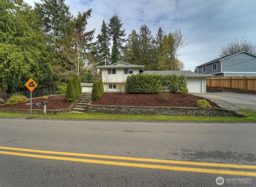 7630 Ne Beachwood Ave, Poulsbo, WA, 98370-7771 | Card Image