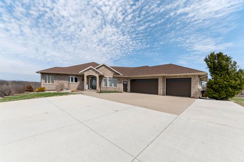 25329 182nd St, Spirit Lake, IA, 51360-7329 | Card Image