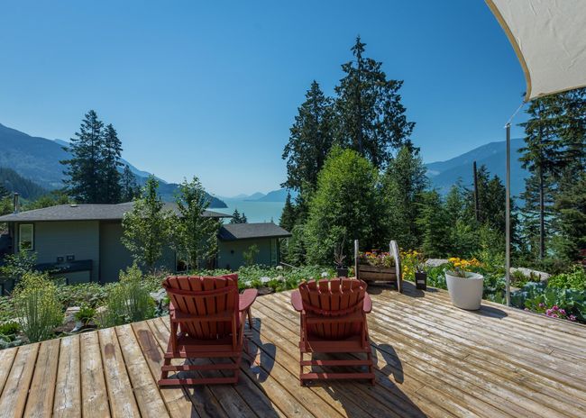679 Copper Drive, House other with 4 bedrooms, 3 bathrooms and 4 parking in Squamish BC | Image 27