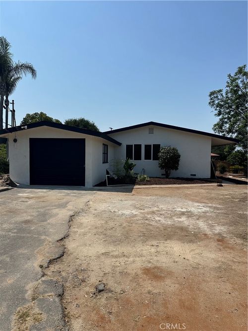 1624 York Dr, Vista, CA, 92084-7612 | Card Image