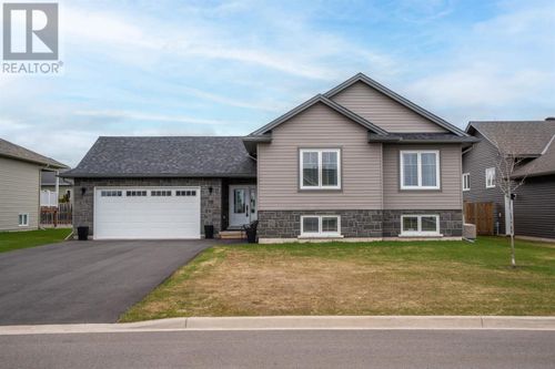 119 Chatfield Dr, Sault Ste Marie, ON, P6C0B1 | Card Image