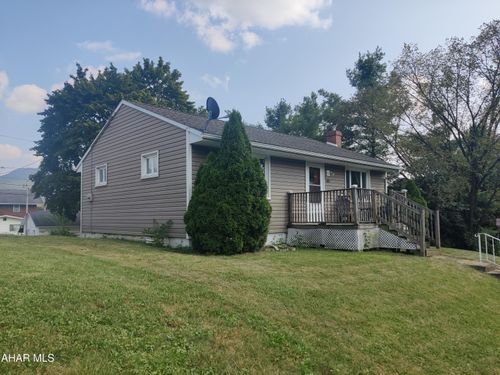 401 E Crawford Ave, Altoona, PA, 16602-5215 | Card Image