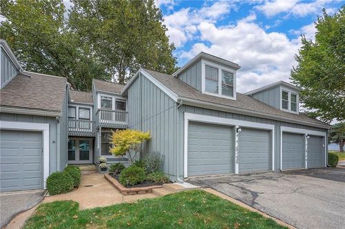 11926 W 82nd Ter, Lenexa, KS, 66215-2709 | Card Image
