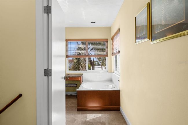 MASTER SUITE | Image 17
