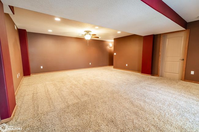 403 E Carleton St, House other with 6 bedrooms, 4 bathrooms and null parking in Toledo IA | Image 22