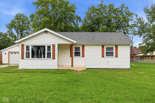 104 Willow Ln, Anderson, IN, 46012-1026 | Card Image
