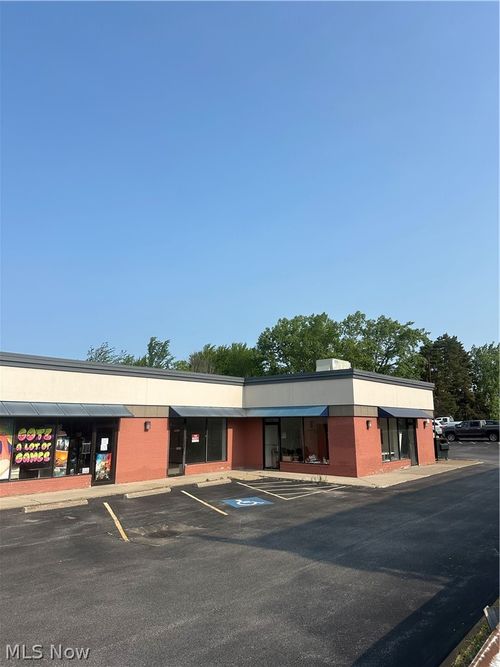 1140 W Pleasant Valley Rd, Parma, OH, 44134-6711 | Card Image