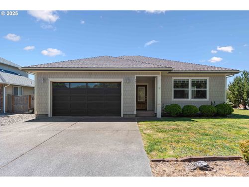 847 Carter St Sw, Bandon, OR, 97411-9044 | Card Image