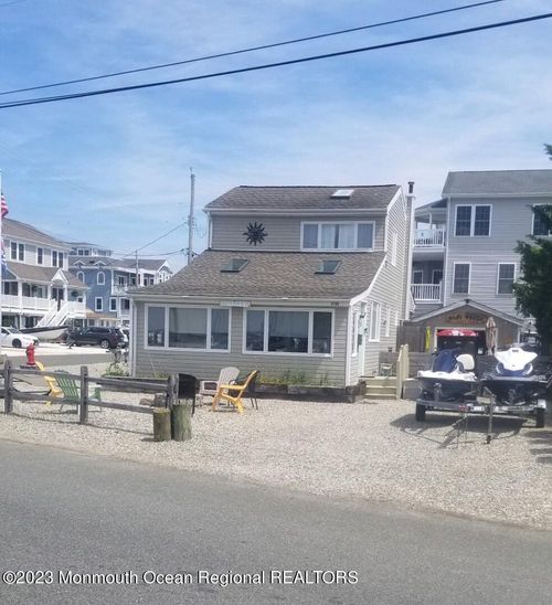 2100 S Bayview Ave, Seaside Park, NJ, 08752-2160 | Card Image