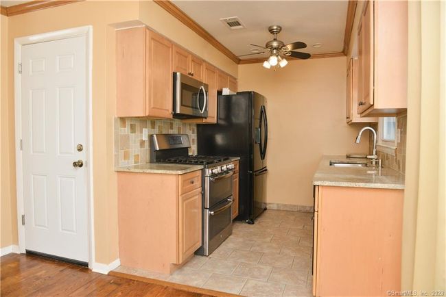 96 Harding St, House other with 3 bedrooms, 2 bathrooms and null parking in Wethersfield CT | Image 8