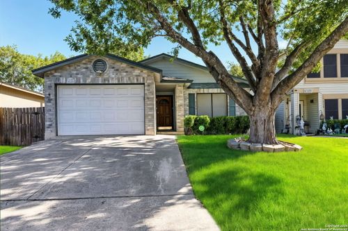6855 Cape Meadow Dr, Converse, TX, 78109-3452 | Card Image