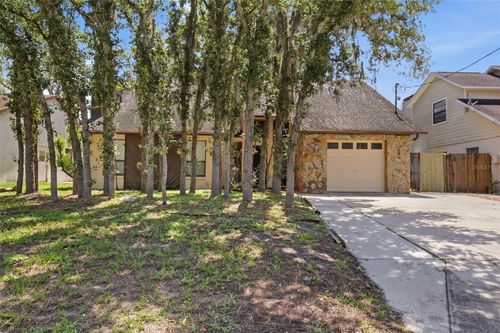 10207 N Hyaleah Road, TAMPA, FL, 33617 | Card Image