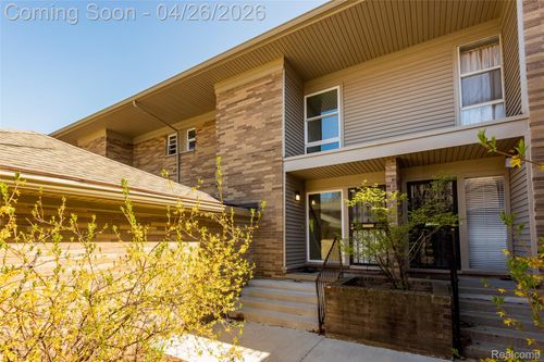 2011 Thornhill Pl, Detroit, MI, 48207-3824 | Card Image