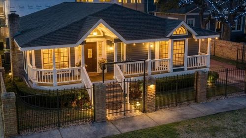 216 W 9th St, Houston, TX, 77007-1518 | Card Image