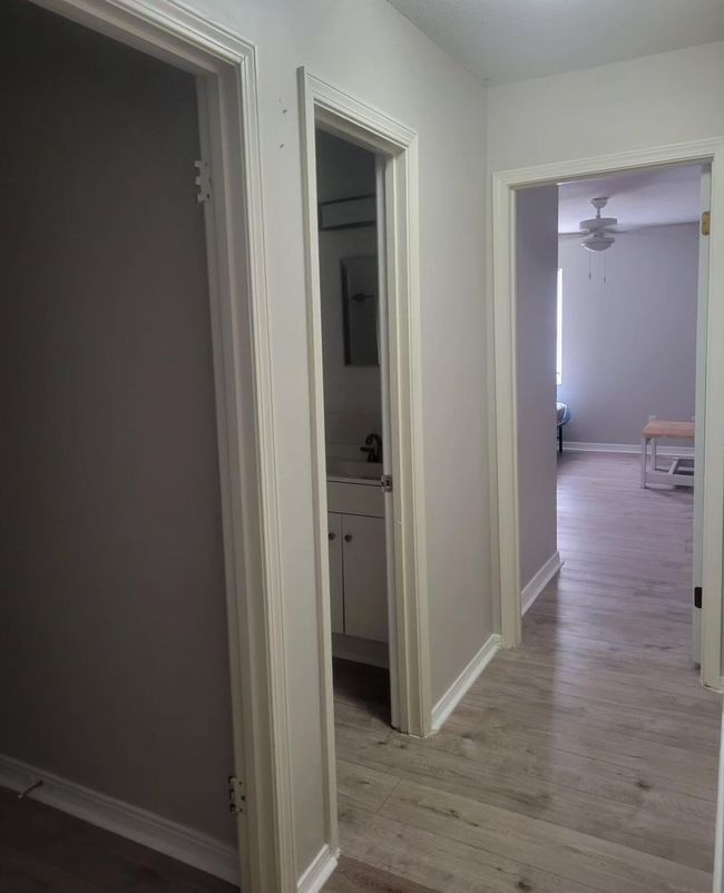 UPSTAIRS HALLWAY | Image 35