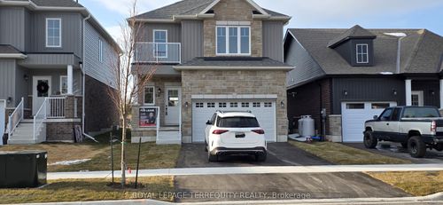 {{alt}} | Card Image