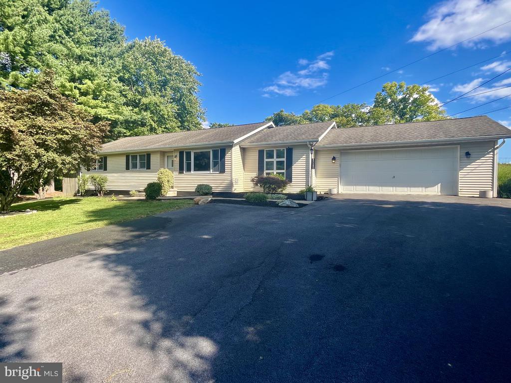 Aldrin Ln, Martinsburg, WV 25403