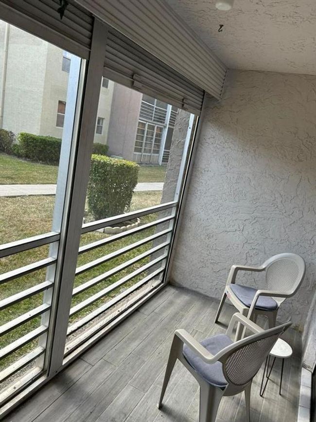 SCREEN PATIO | Image 8