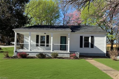 706 Cranbrook St, Greensboro, NC, 27407-2216 | Card Image