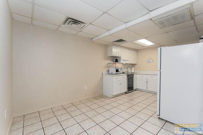 5712 Padre Blvd., Home with 6 bedrooms, 6 bathrooms and null parking in South Padre Island TX | Image 17