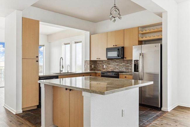 UNIT-2810 - 3505 Sage Rd, Condo with 2 bedrooms, 2 bathrooms and null parking in Houston TX | Image 4