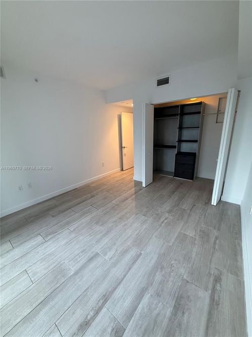 1004-45 Sw 9th St, Miami, FL, 33130-3894 | Card Image