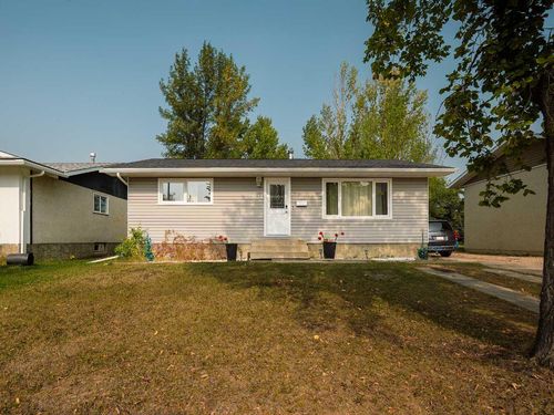 9624 82 Ave, Grande Prairie, AB, T8V4L7 | Card Image