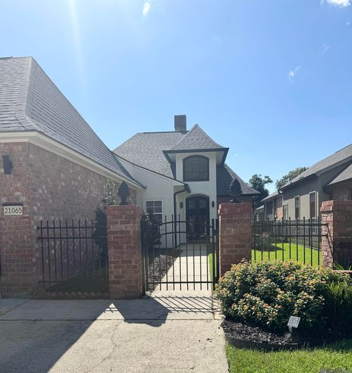 21065 Waterfront East Dr, Maurepas, LA, 70449-5301 | Card Image