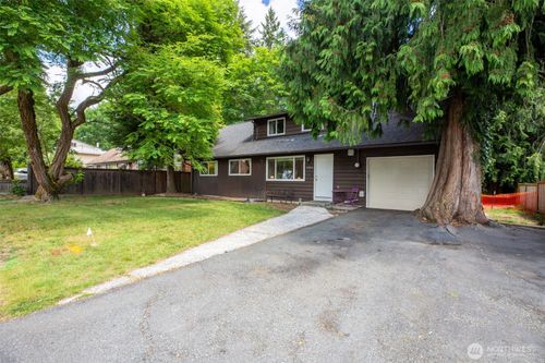18816 89th Ave Ne, Bothell, WA, 98011-2830 | Card Image