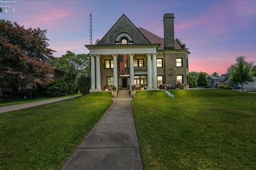 504 E Perry St, Port Clinton, OH, 43452-1148 | Card Image
