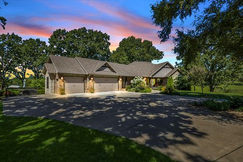715 Goldenrod Rd, Ozark, MO, 65721-8198 | Card Image