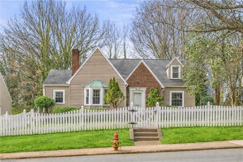 1612 W First Street, Winston-Salem, NC, 27101 | Card Image