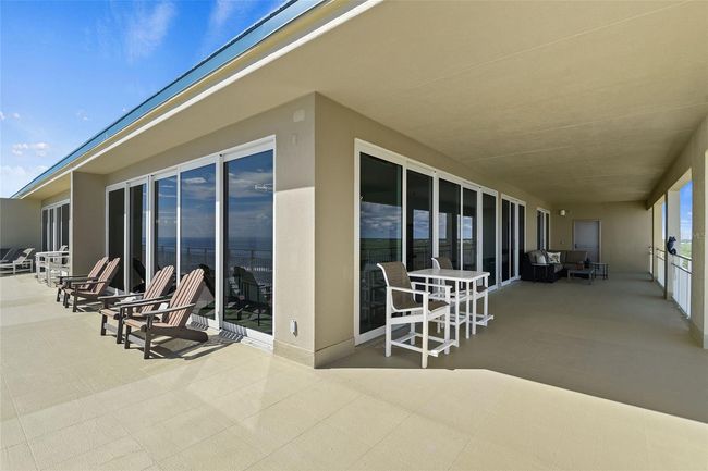 Balcony | Image 20