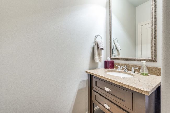 2209 Shakespeare St, House other with 3 bedrooms, 4 bathrooms and null parking in Carrollton TX | Image 17