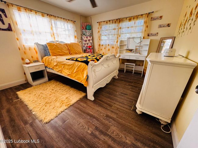 East bedroom, so pretty! | Image 20