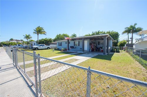 1560 Ne 11th St, Homestead, FL, 33033-4622 | Card Image