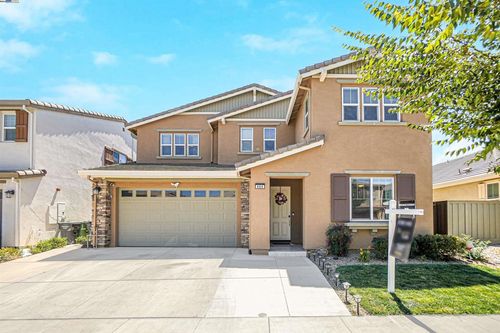484 S Derone Ln, Tracy, CA, 95376-8115 | Card Image