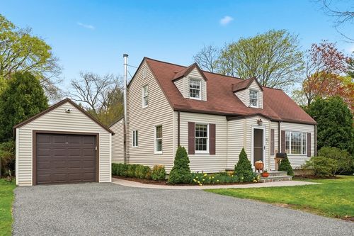 32 Woodland Drive, Framingham, MA, 01701 | Card Image