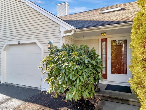 10 Kettle Ln, Mashpee, MA, 02649-2843 | Card Image