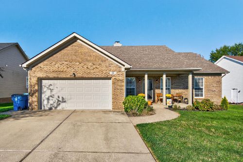 33 Woodfield Ct, Shelbyville, KY, 40065-8898 | Card Image